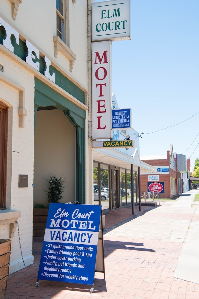 숙박 시설 정면