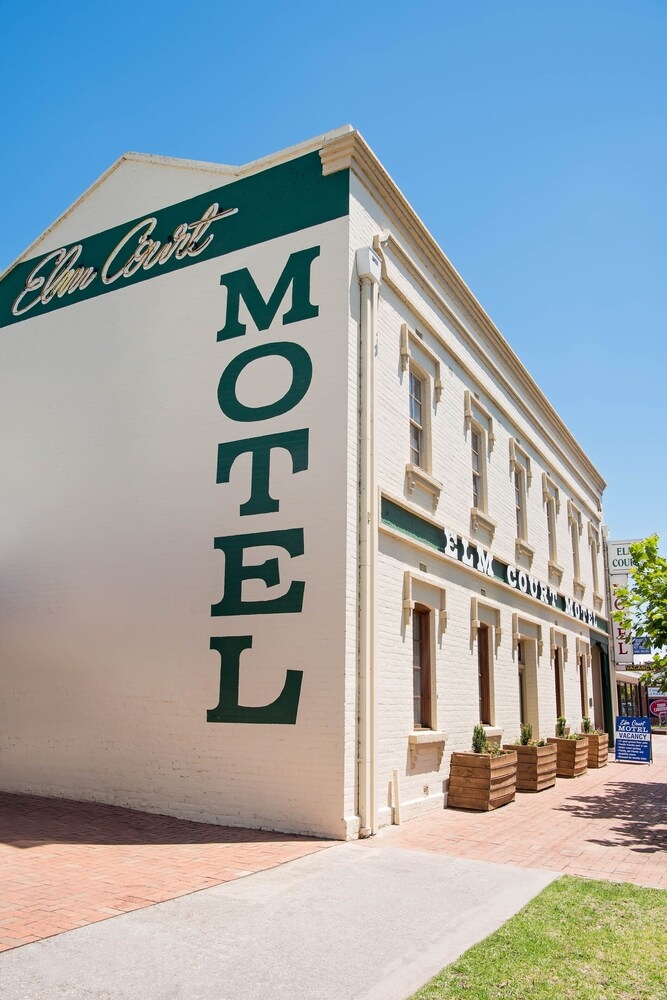 숙박 시설 정면