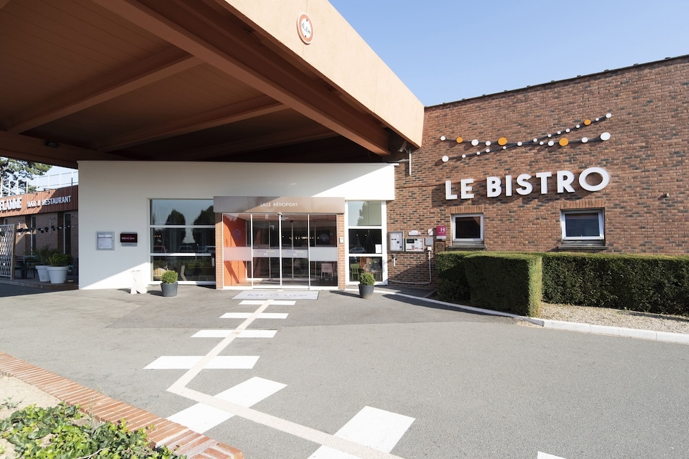 숙박 시설 정면