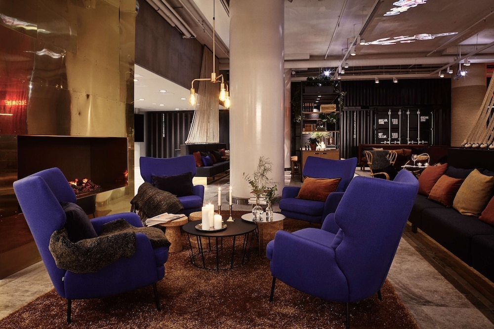 로비 좌석 공간