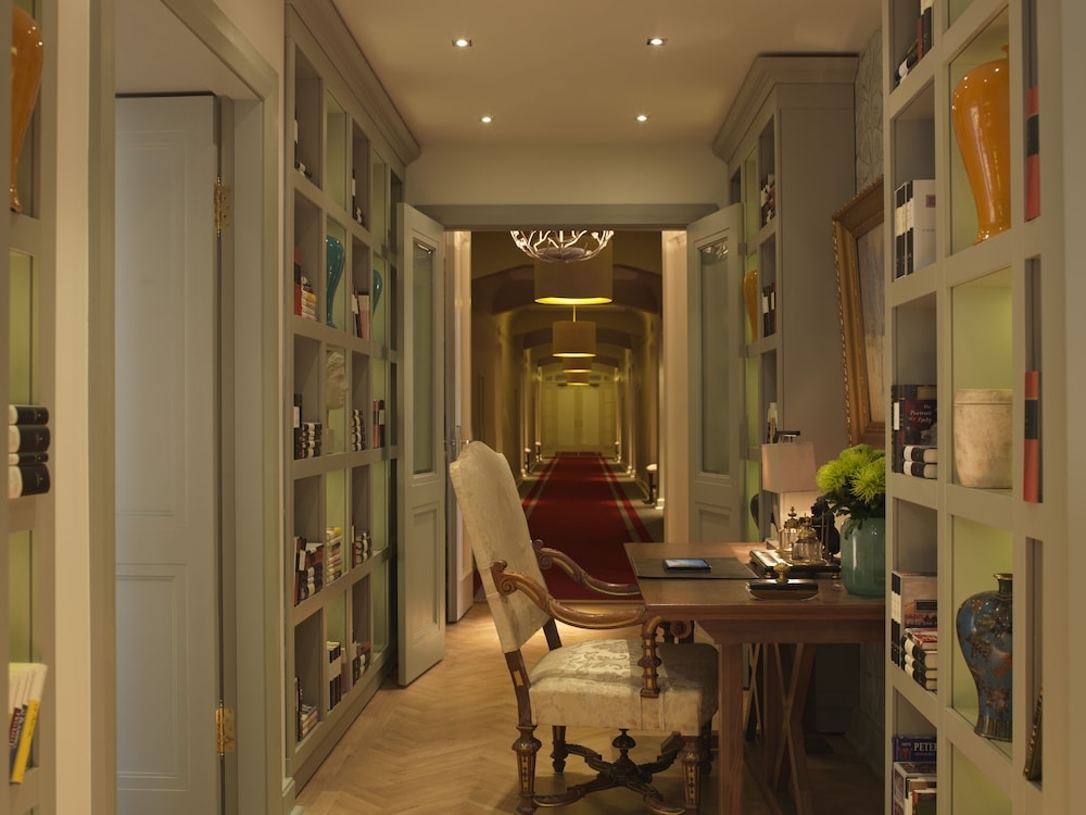 객실 내 비즈니스 센터