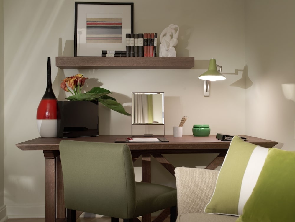 객실 내 비즈니스 센터