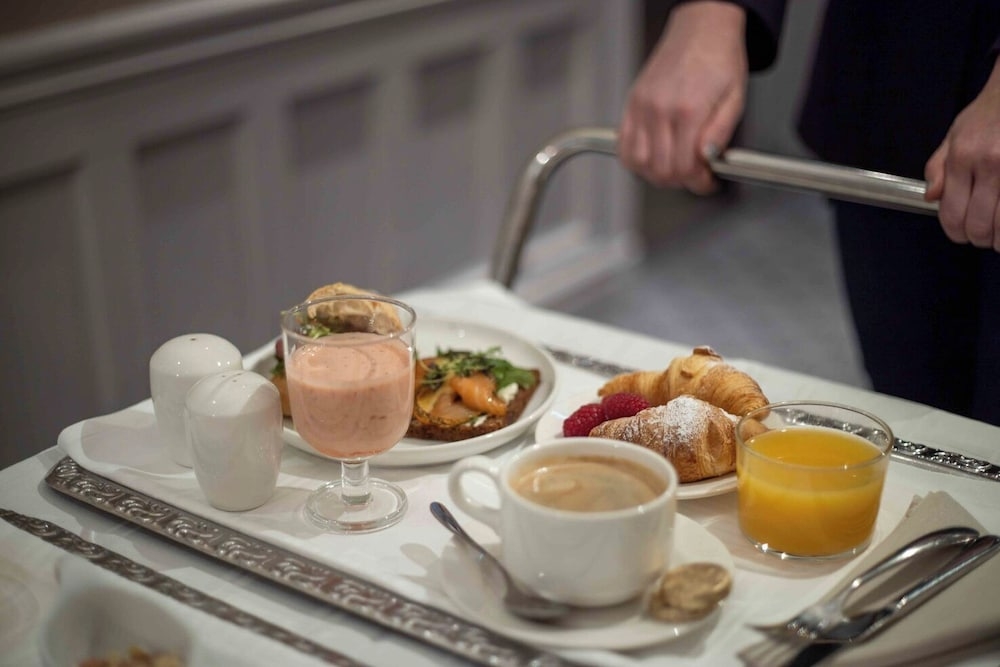 룸서비스 - 식사