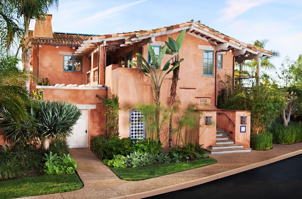 숙박 시설 정면