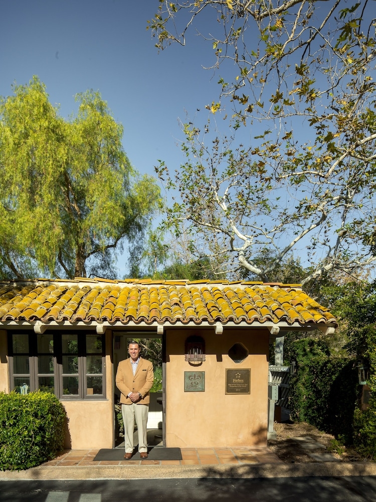 숙박 시설 입구