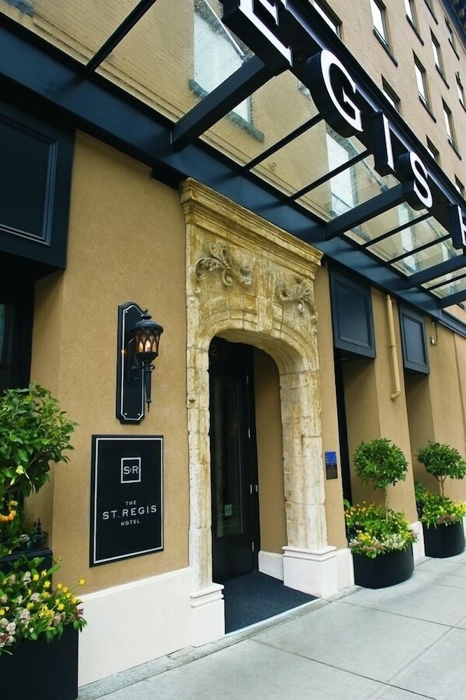 숙박 시설 입구