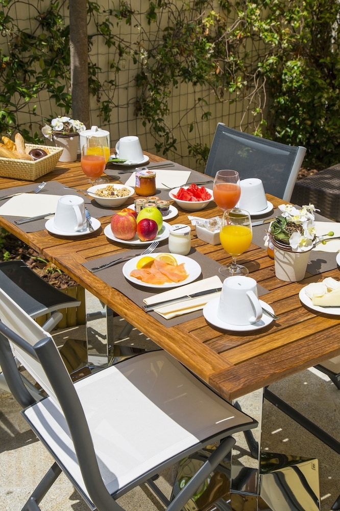 숙박 시설 내 편의 시설/서비스