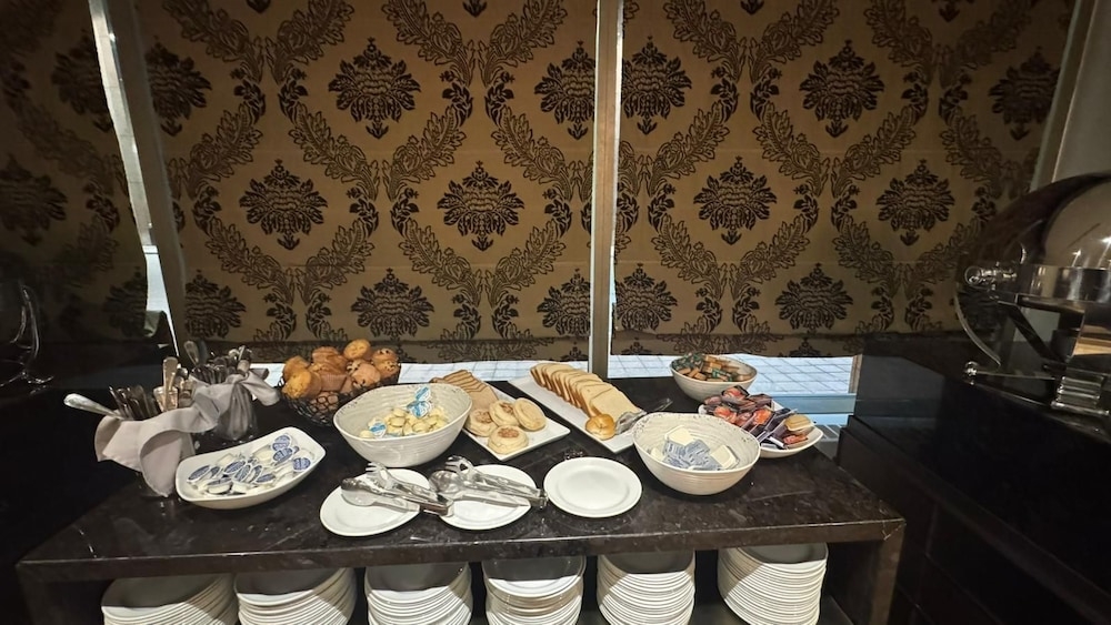 뷔페 아침 식사