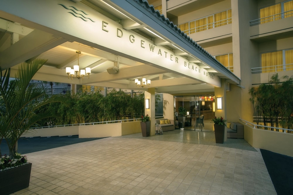 숙박 시설 입구