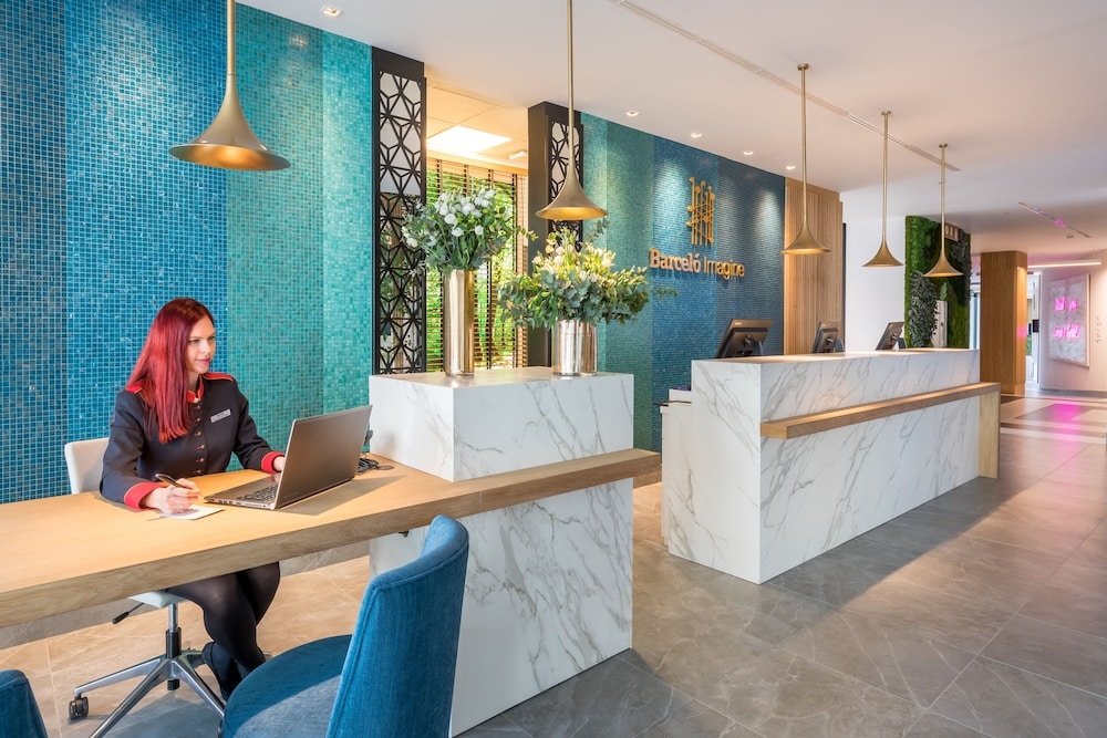 콘시어지 데스크