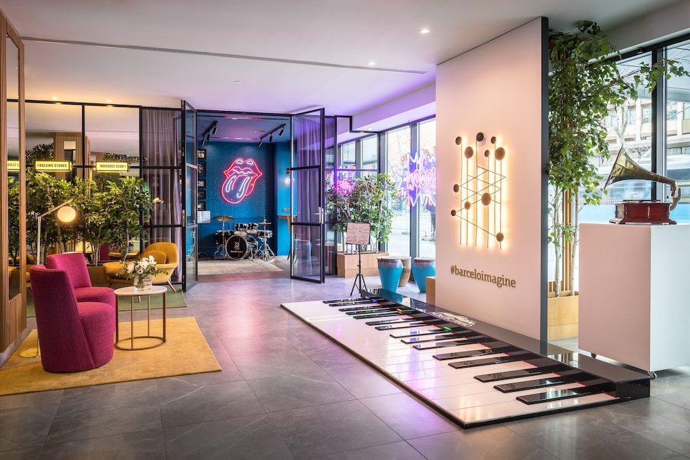 로비 좌석 공간