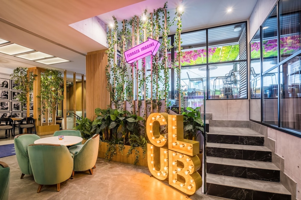 로비 좌석 공간