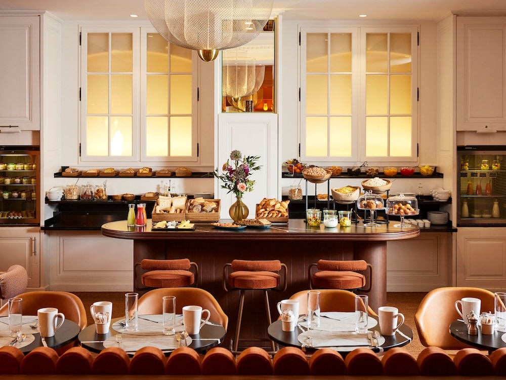 뷔페 아침 식사