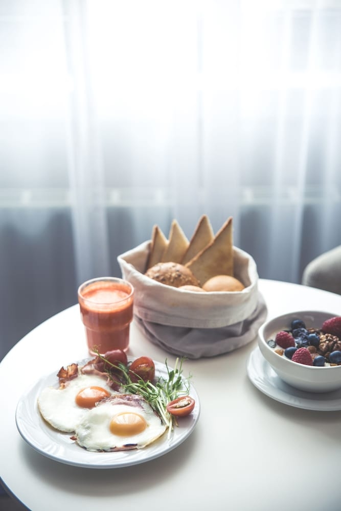 객실 내 식사 공간