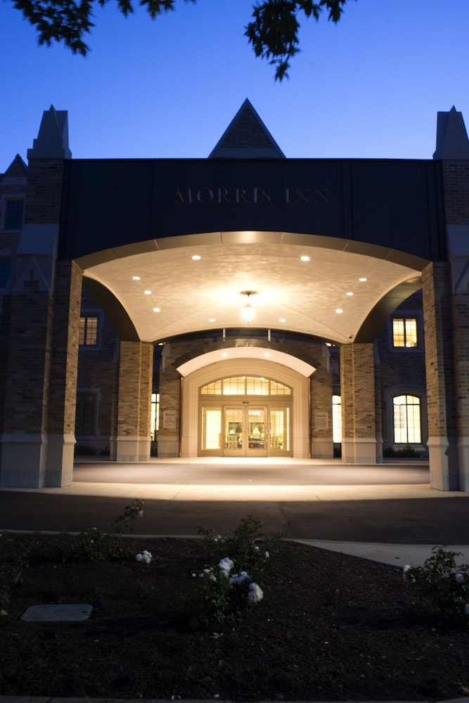 숙박 시설 입구