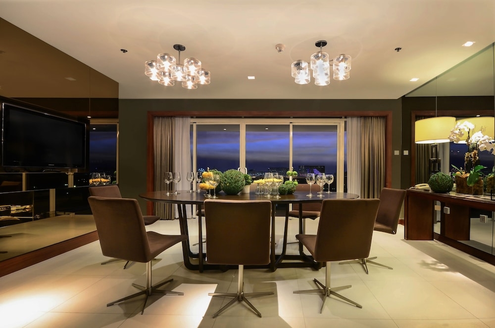 객실 내 식사 공간