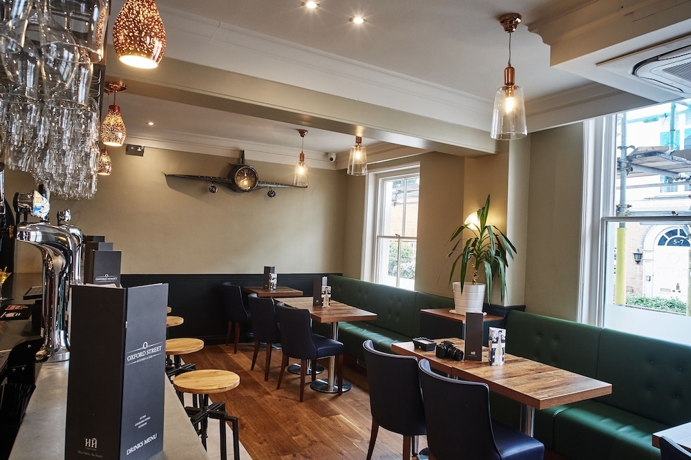 바(숙박 시설 내)