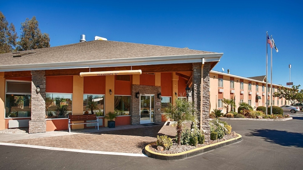 숙박 시설 입구