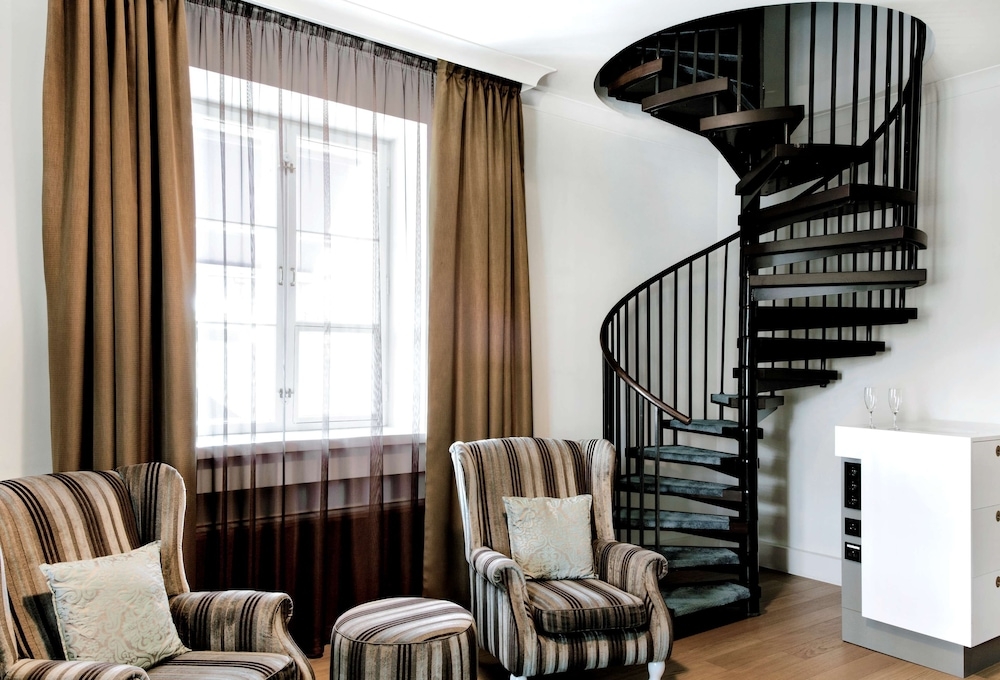 객실 내 비즈니스 센터