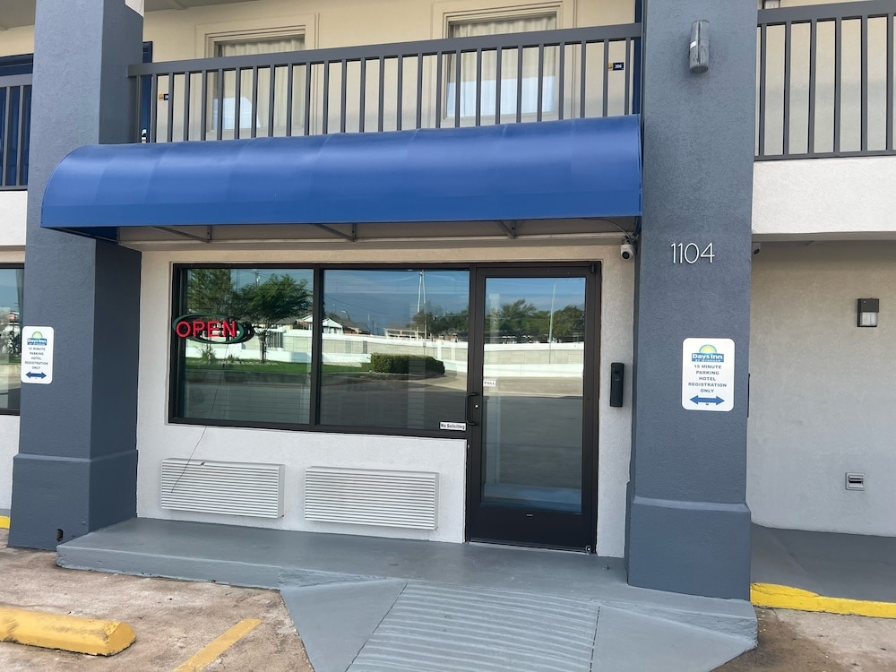 숙박 시설 입구