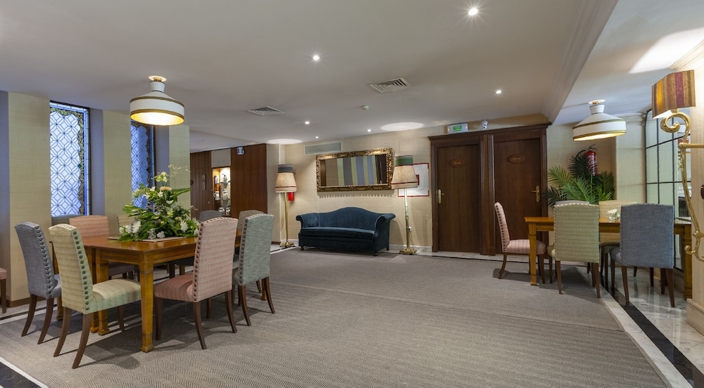 로비 좌석 공간