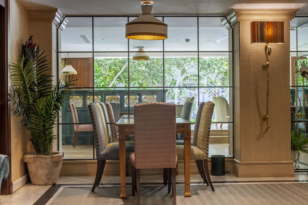 로비 좌석 공간