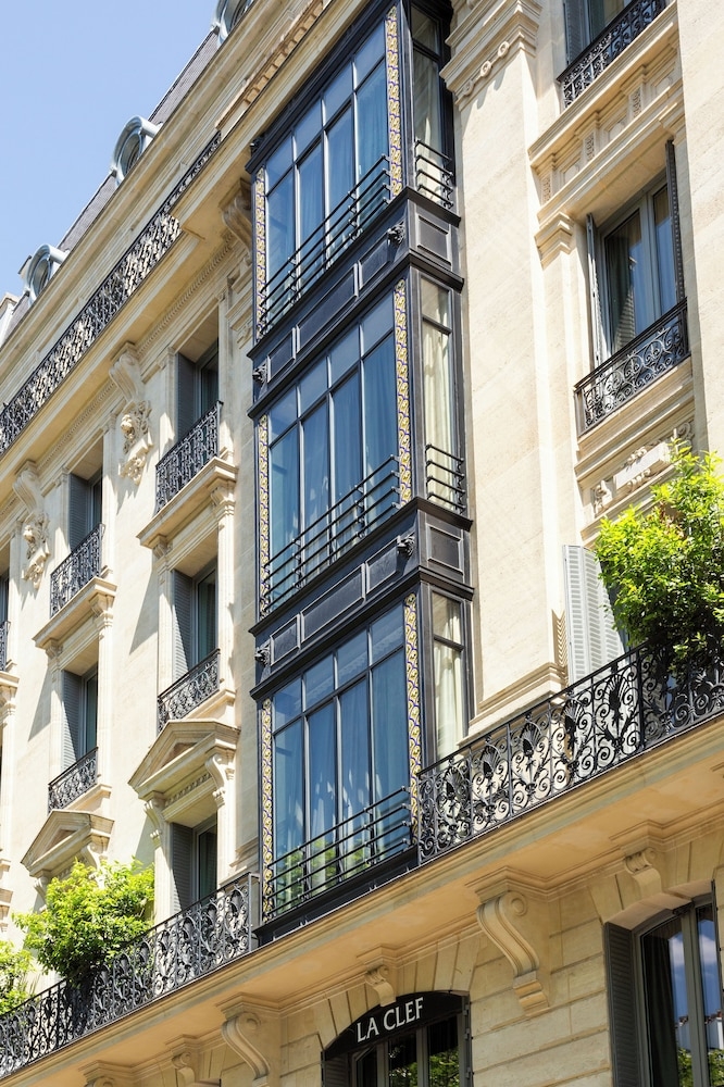 숙박 시설 정면