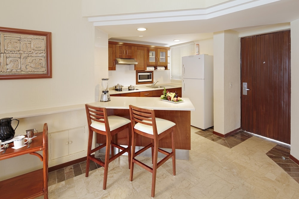 객실 내 식사 공간