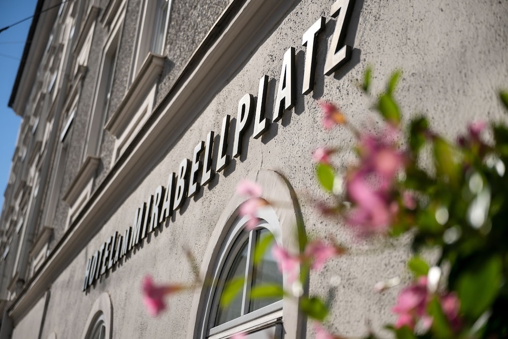 숙박 시설 정면