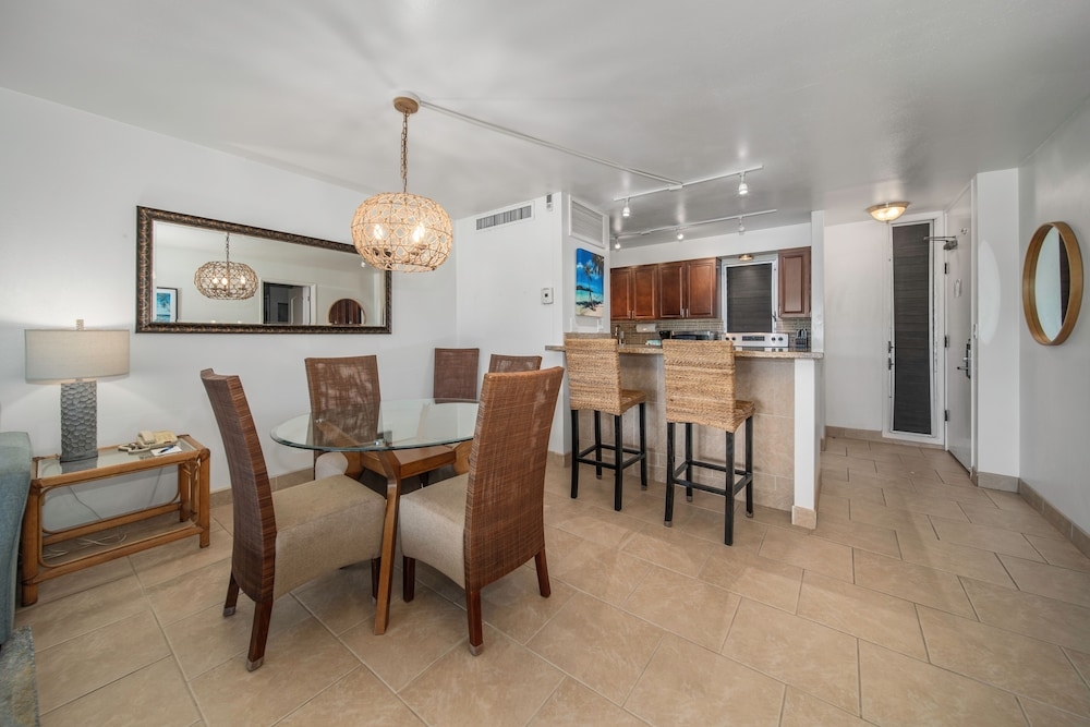 객실 내 식사 공간