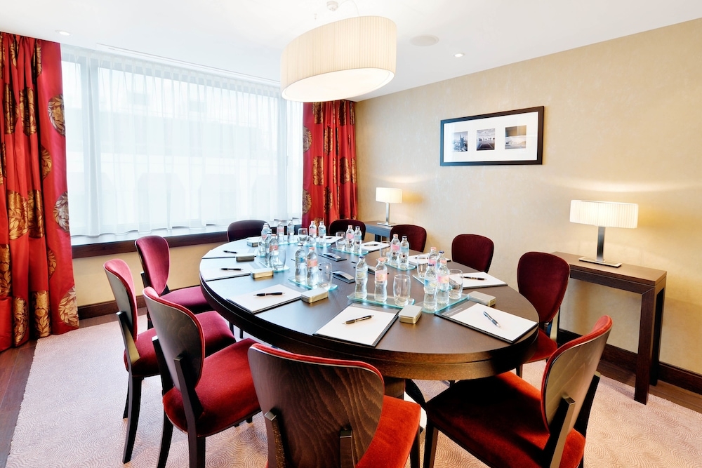 객실 내 비즈니스 센터