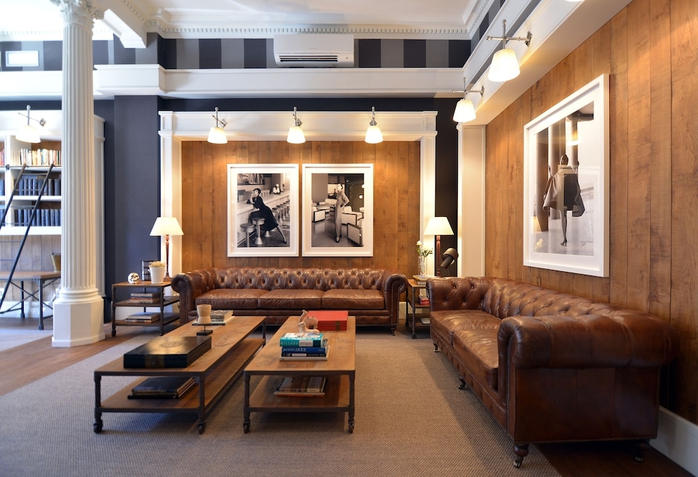 로비 좌석 공간