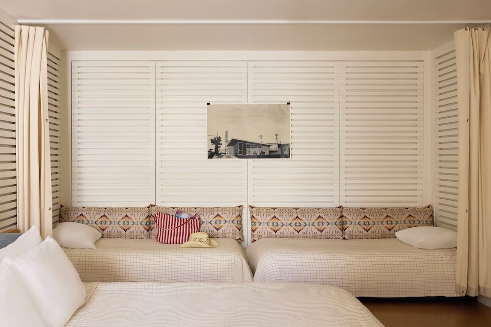 숙박 시설 입구