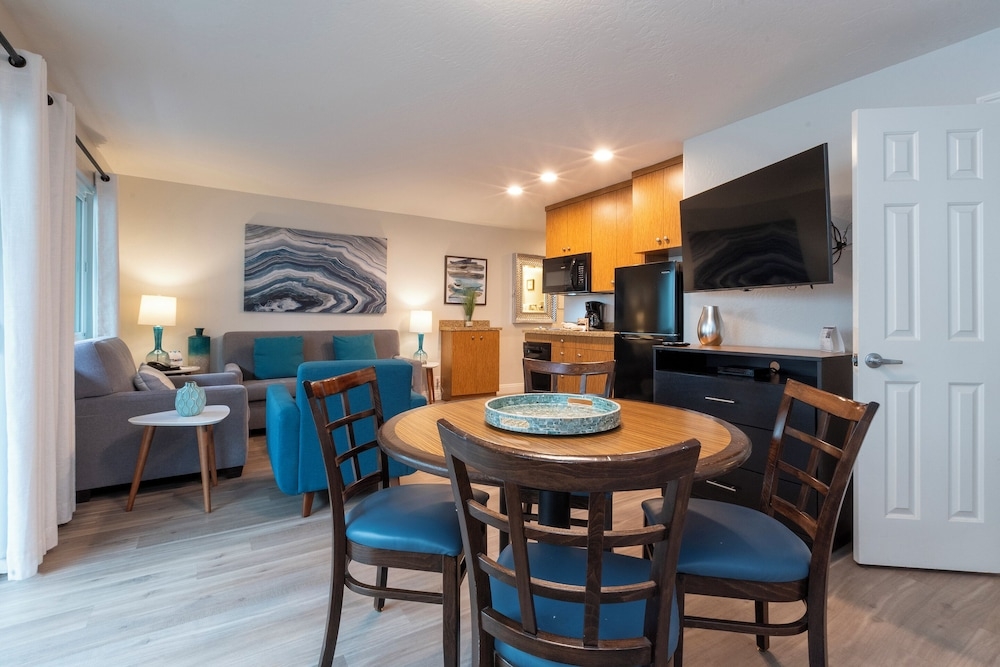 객실 내 식사 공간