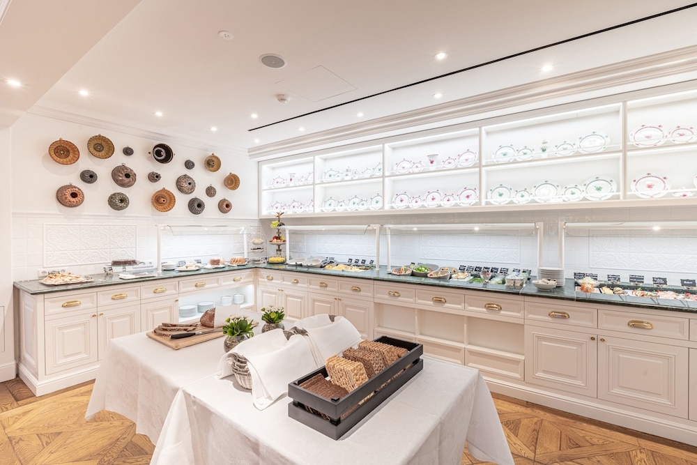 뷔페 아침 식사