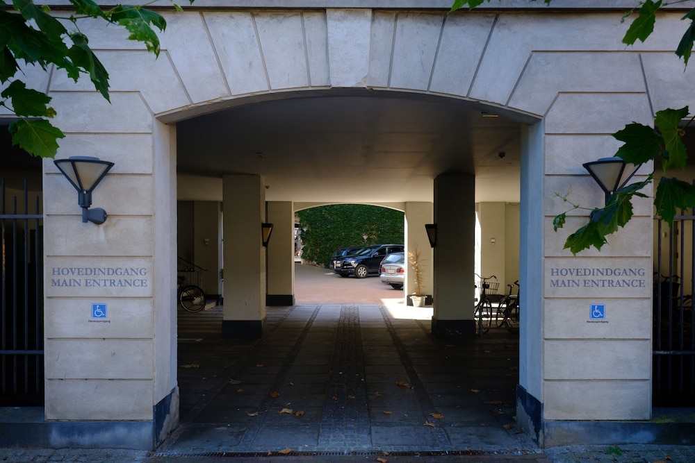 숙박 시설 입구