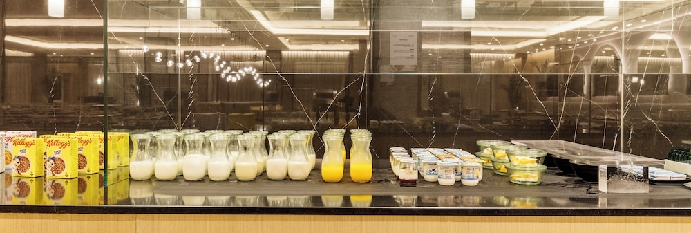 뷔페 아침 식사