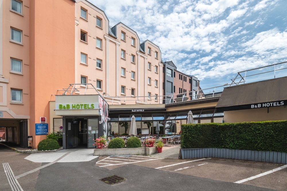 숙박 시설 정면