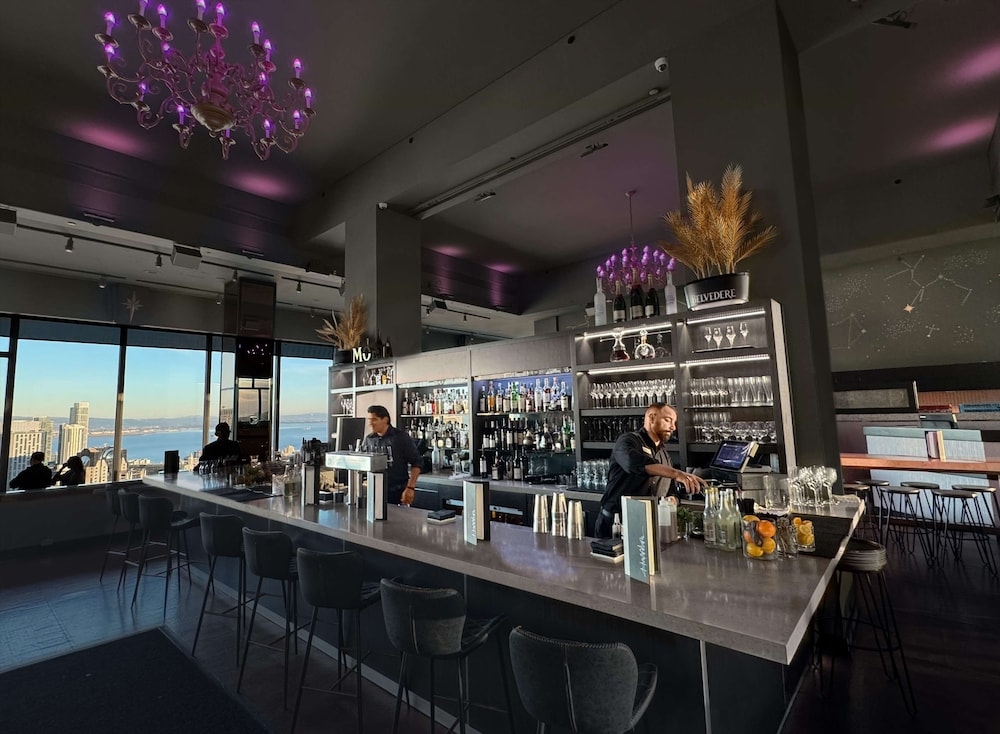 바(숙박 시설 내)