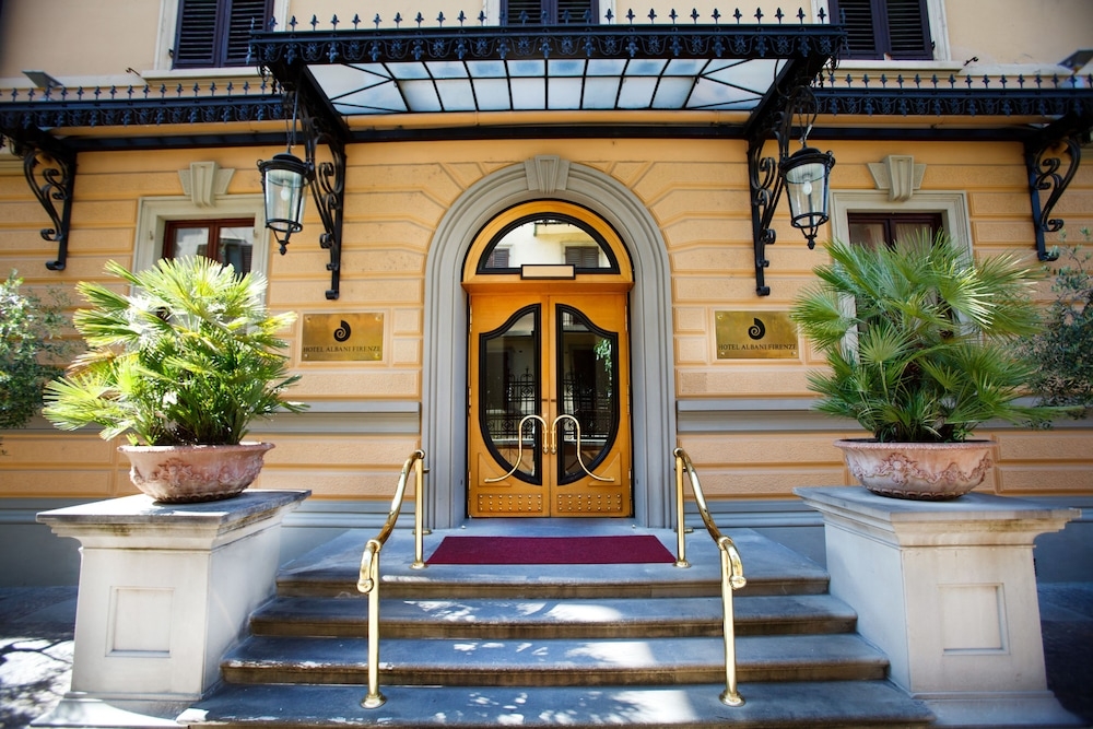 숙박 시설 정면