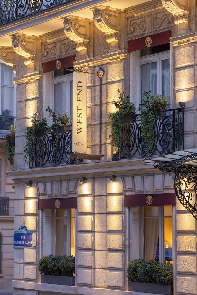 숙박 시설 정면