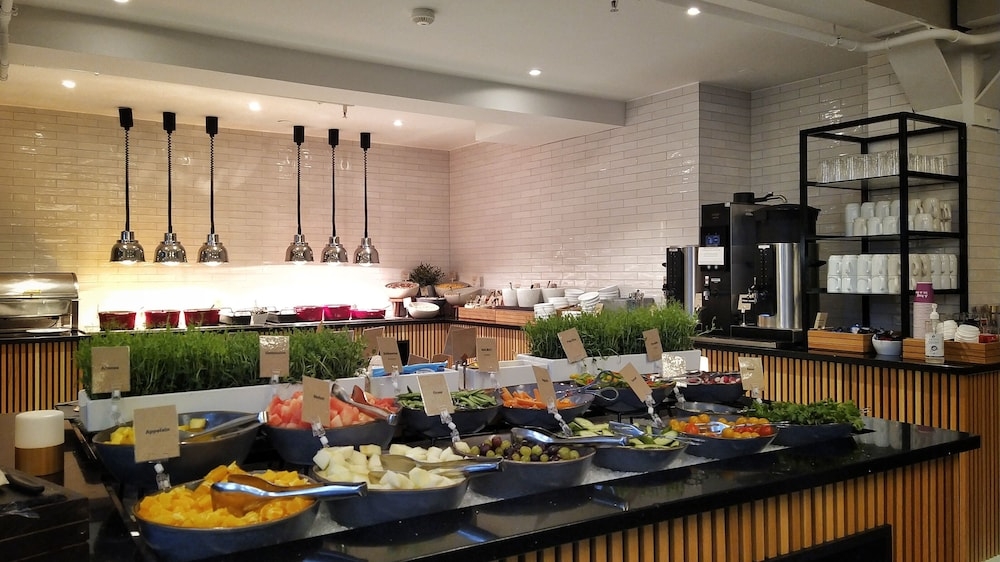 뷔페 아침 식사