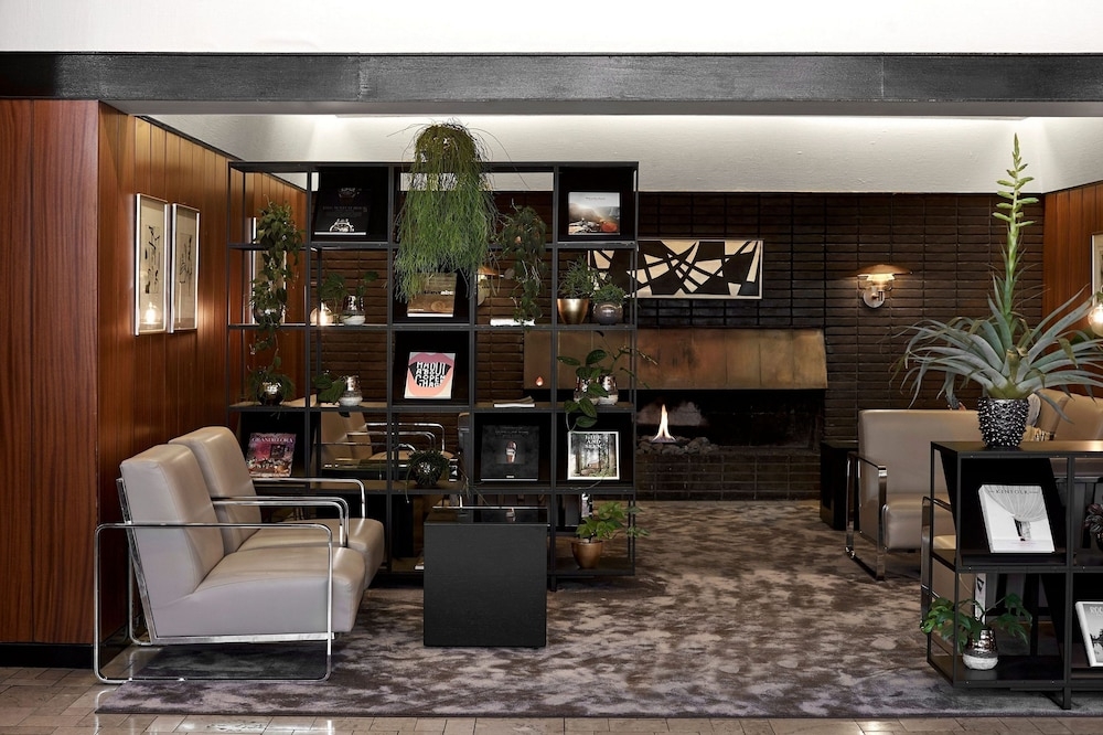 로비 좌석 공간