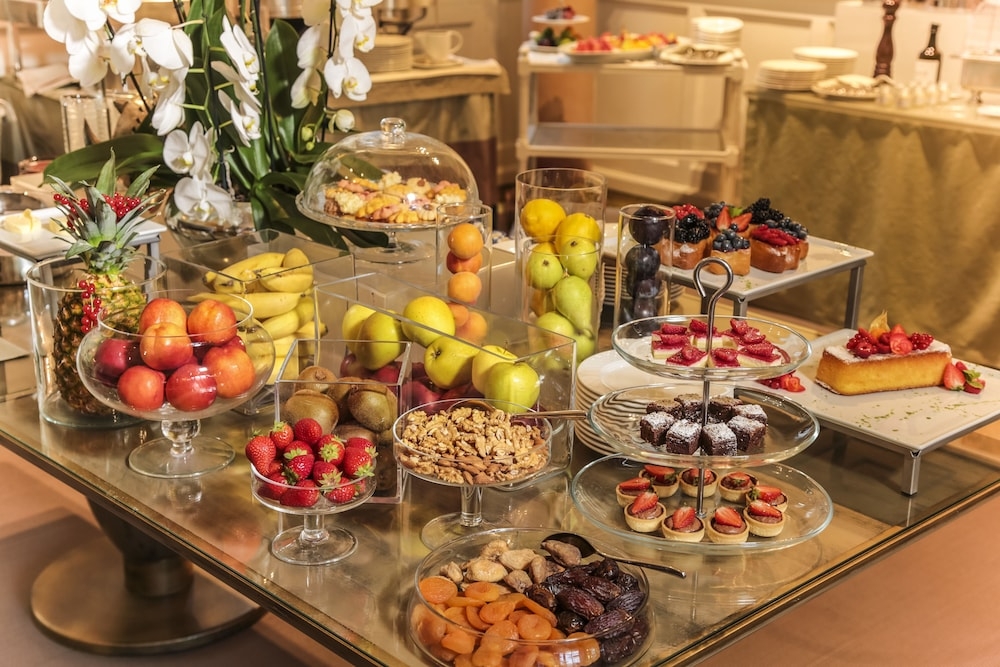 뷔페 아침 식사