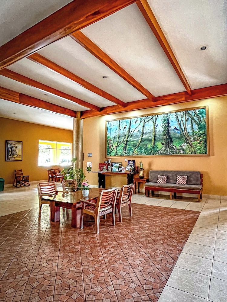 로비 좌석 공간