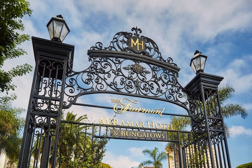 숙박 시설 입구