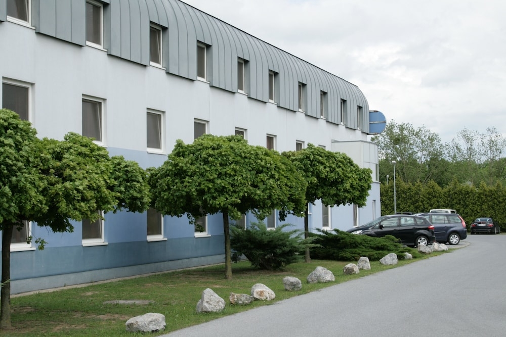 숙박 시설 정면