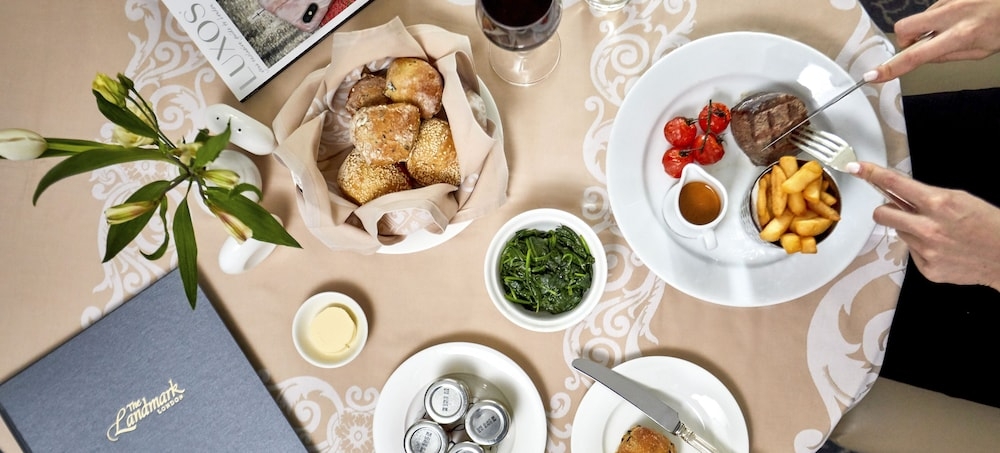 객실 내 식사 공간