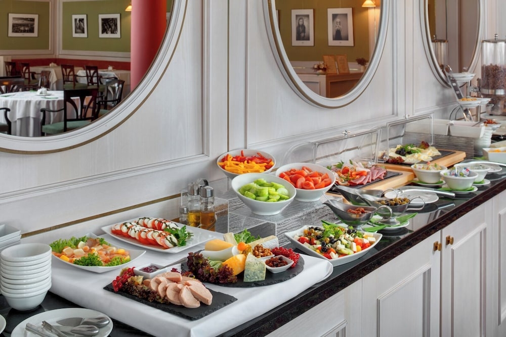 뷔페 아침 식사