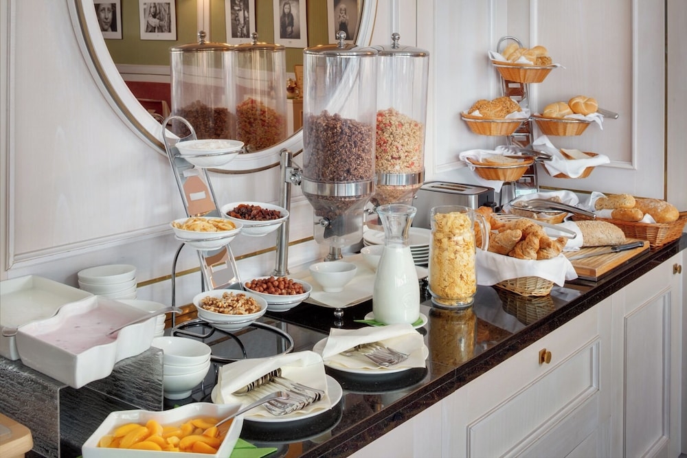 뷔페 아침 식사